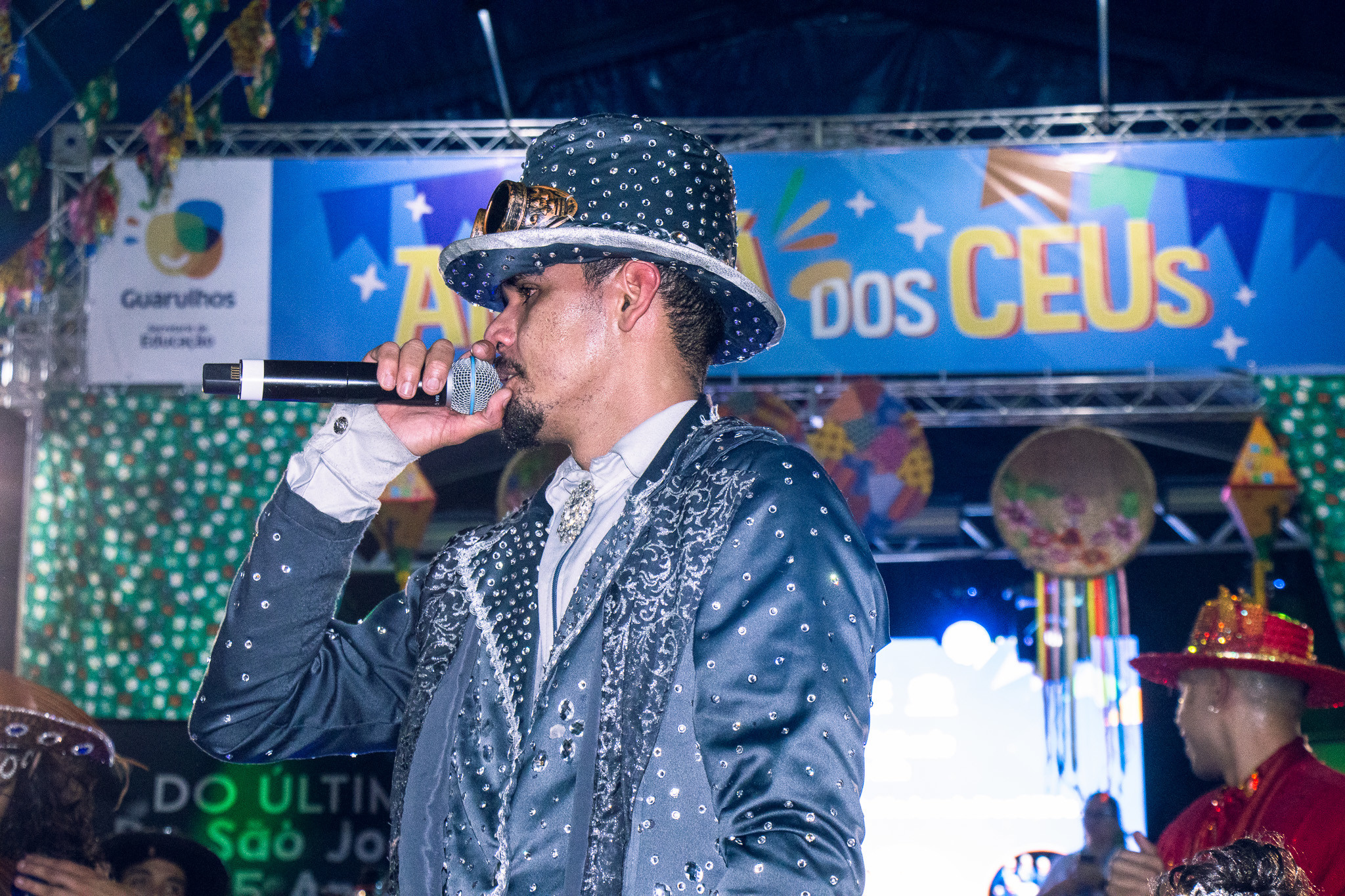 show 3-003